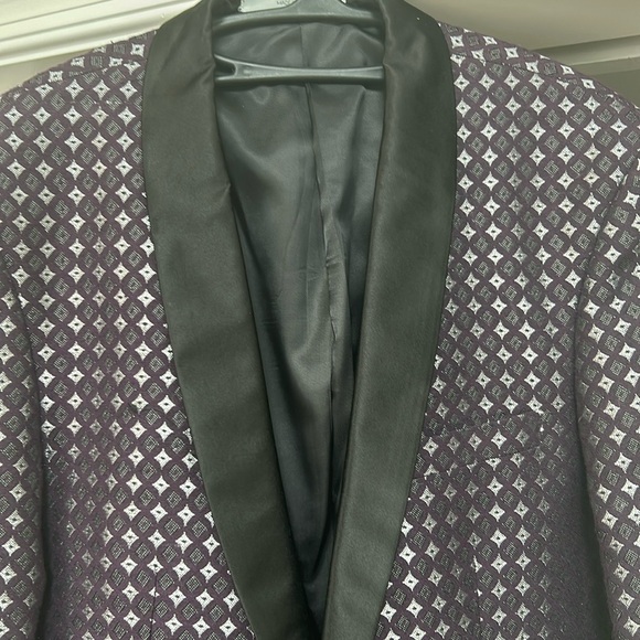 Tuxedo jacket. Size M. Purple and black jacquard with black shawl collar.  NWT - Picture 1 of 10